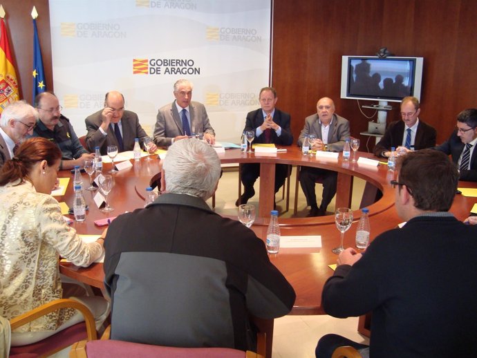 Reunión de Antonio Suárez con el operativo de invierno en zonas de montata TE