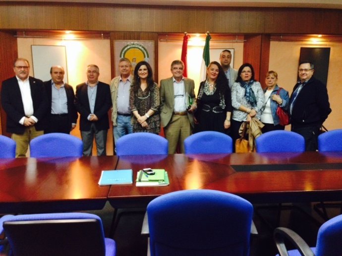 Reunión de vecinos del Grupo 1060 José Antonio con la Junta de Andalucía