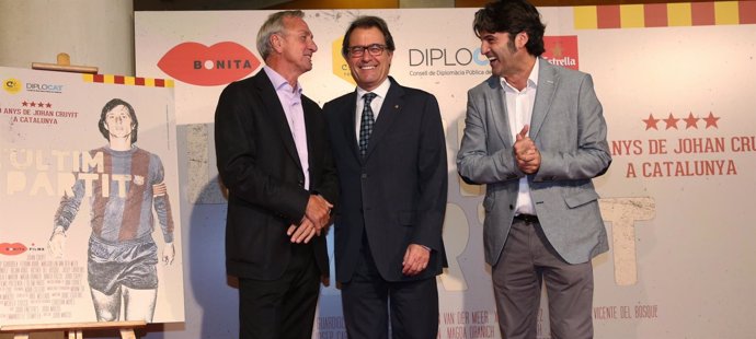 Johan Cruyff, el presidente Artur Mas y el director del documental Jordi Marcos