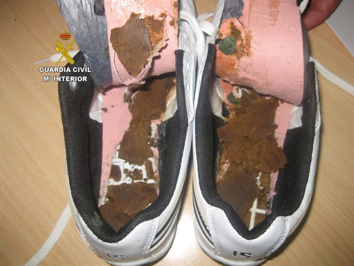Imagen de las zapatillas en la que se ocultó hachís