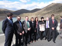 La ministra de Agricultura dice que su departamento "cumple" en materia hidráulica tras el "abandono" anterior