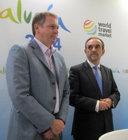 Representante de la Iagto, con el consejero de Turismo andaluz, Rafael Rodríguez