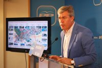 El alcalde afea a la Junta que presupueste "cero euros" para el Grado de Medicina de la UJA o el cementerio viejo