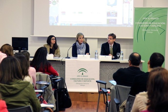 Patricia Alba en inauguración escuelas bilingües