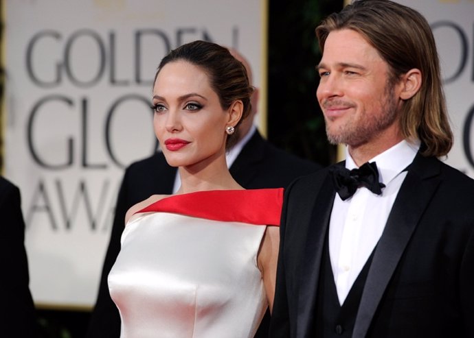 Actors Angelina Jolie (L) and Brad Pitt arrive 
