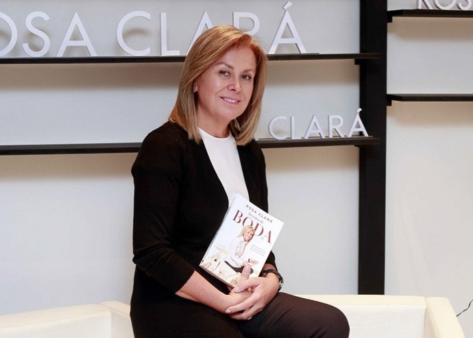Rosa Clara te da las claves para la boda perfecta en su libro, Secretos de boda
