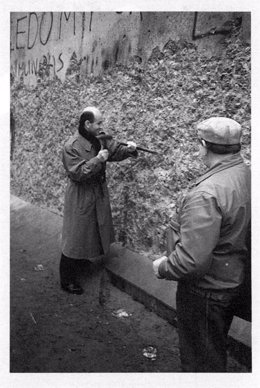 El líder de UDC, Josep Antoni Duran, en el muro de Berlín