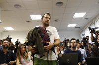 Javier Limón a las puertas del Carlos III: "Estamos muy contentos por el alta de Teresa"