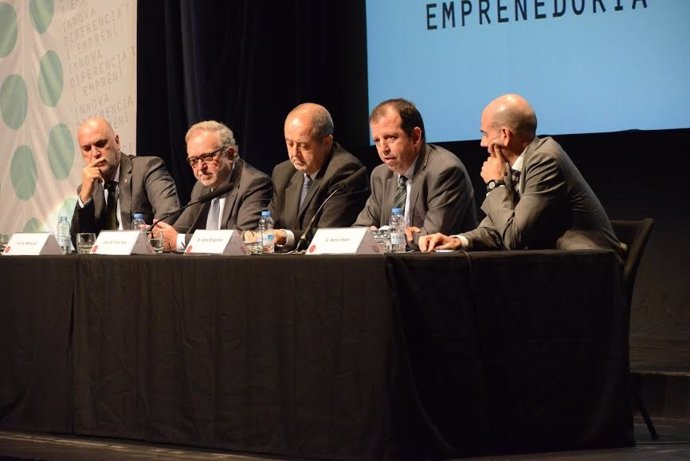 El conseller de Empresa y Empleo, Felip Puig, en una jornada sobre economía