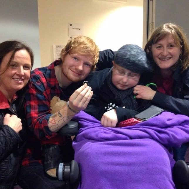 Ed Sheeran con su fan