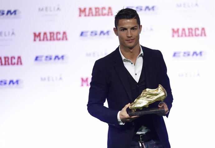 Cristiano Ronaldo recibe la Bota de Oro 2013-14