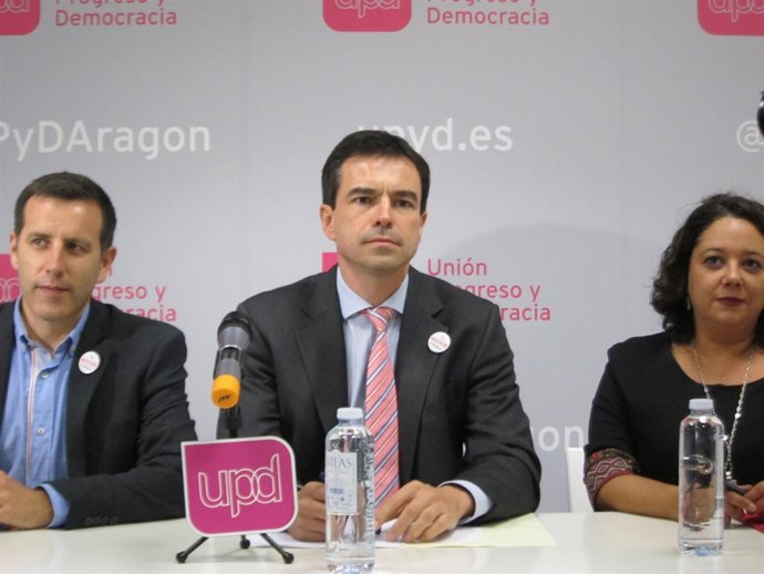 Carlos Aparicio, Andrés Herzog e Irene Romea de UPyD
