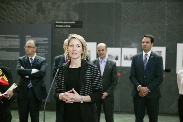 Inauguración de la exposición 'Con las víctimas de la guerra'.