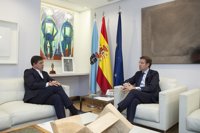 Feijóo insiste en buscar el acuerdo en la ley del suelo con Besteiro y ambos aproximan posturas para renovar órganos