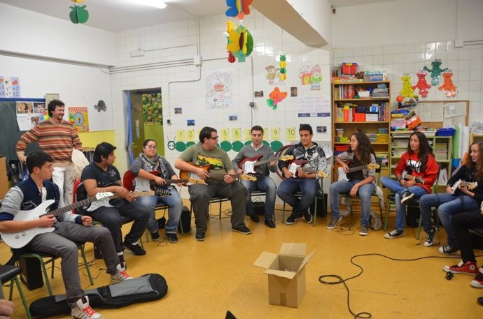 Taller De Guitarra 'La Noche Es Joven'