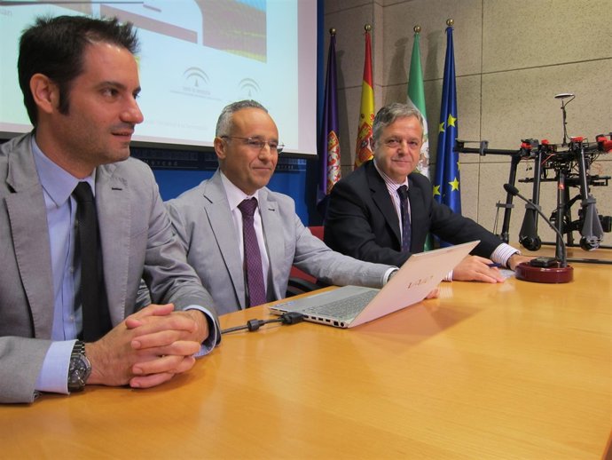 Criado, Molinero y Fuentes en la presentación