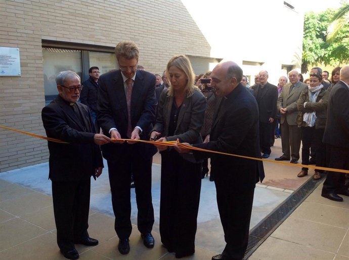 La consellera N.Munté inaugura ampliación de una residencia en Tortosa