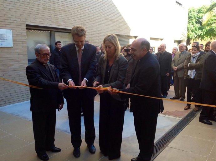La consellera N.Munté inaugura ampliación de una residencia en Tortosa