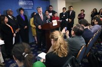 Organizaciones se movilizan hoy a favor de indocumentados en EEUU