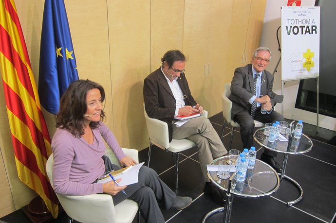 Mercè Conesa, Josep Rull y el alcalde de Barcelona Xavier Trias (CDC).