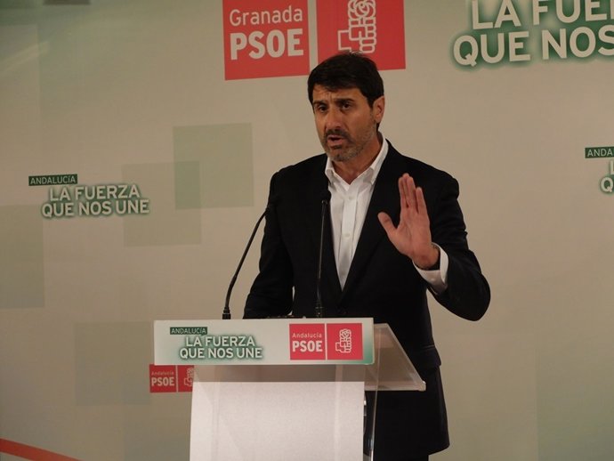 Secretario de Ordenación del Territorio y Vivienda del PSOE-A, Pedro Fernández.