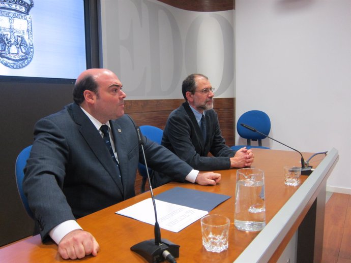 Caunedo (izquierda) y Fernández Blanco, durante la presentación de las jornadas.