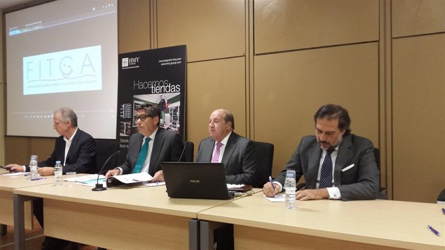 Aliaga ha inaugurado las jornadas técnicas de la moda 2014