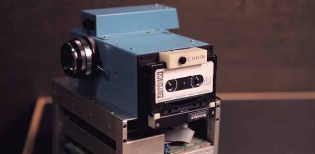 Lateral de la primera cámara digital de la histori