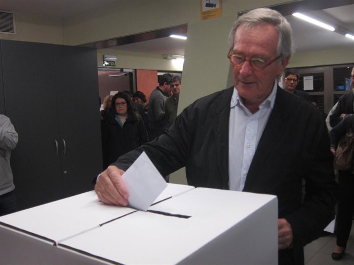 Xavier Trias, alcalde de Barcelona (CDC, CiU), vota el 9N
