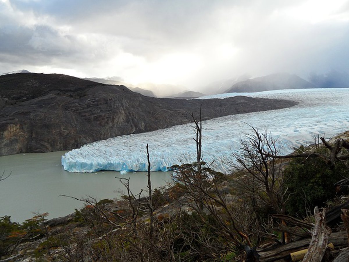 Chile donde los Andes arropan a un pueblo cercano