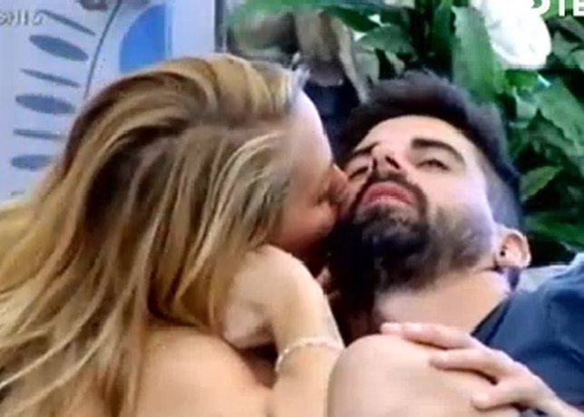 GRAN HERMANO 15 JONATHAN Y YOLI EN SU RELACIÓN 