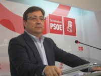 Vara pide la dimisión de Monago porque no ha podido demostrar que sus viajes a Canarias no eran privados