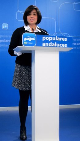 Virginia Pérez, 'número tres' del PP-A, en rueda de prensa