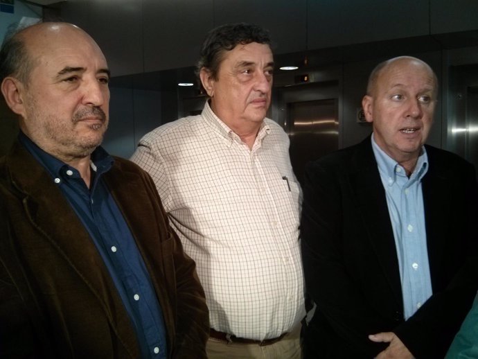 X.González (CCOO), L.Blanco (IAC) y X.Casas (UGT)