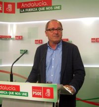 PSOE-A afirma que es "injusto y vergonzante" poner a Chaves y Griñán al "mismo nivel" que Bárcenas, Rato o Acebes