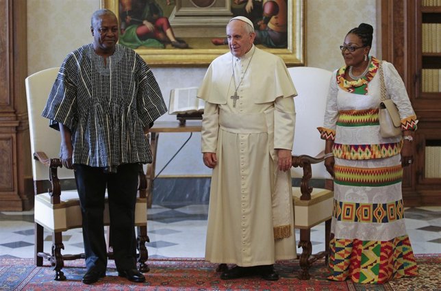 El Papa, en una reunión con el Presidente de Ghana.