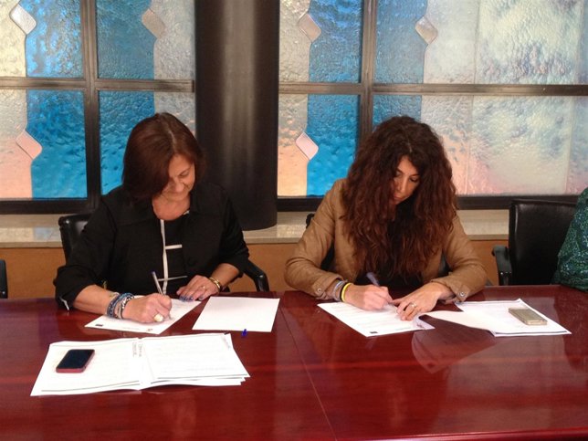 Firma del acuerdo entre Economía y Ayuntamiento de Dos Hermanas