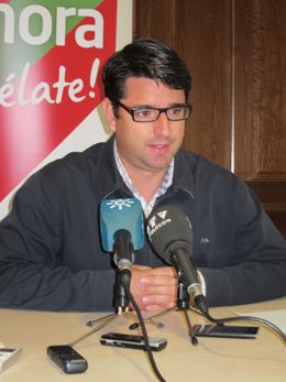 El coordinador provincial y candidato de IU a la Alcaldía, Pedro García