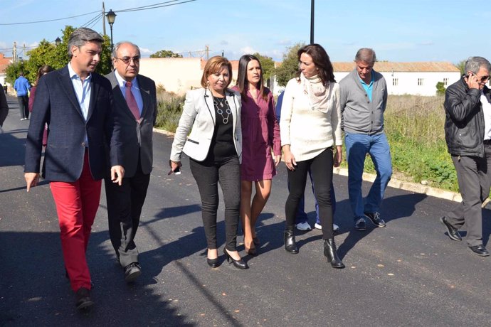 Ceballos (centro) y Lorite (izda.) en su visita a Hornachuelos