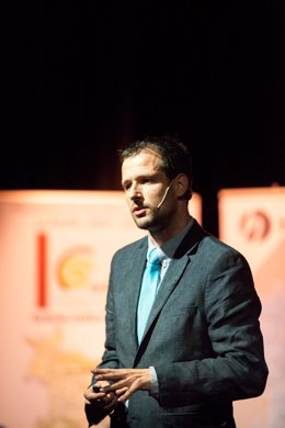 Sergio Bernués, elegido nuevo presidente de AJE Huesca