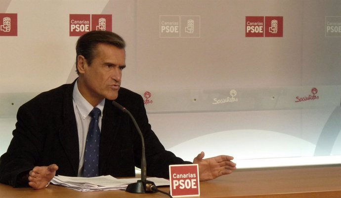 López Aguilar, en rueda de prensa