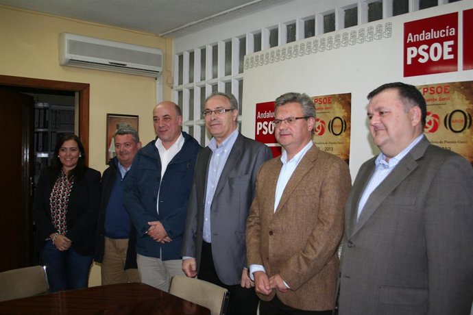 Durán (centro) en la reunión en Puente Genil
