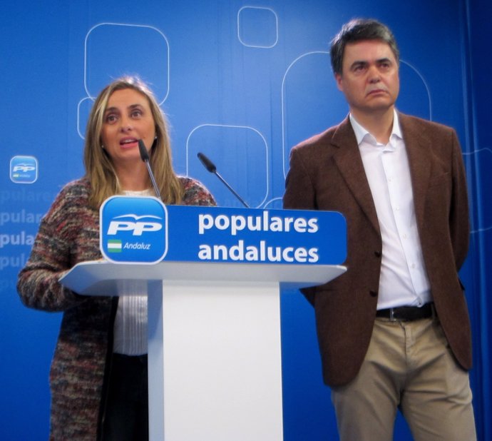Marifrán Carazo y Carlos Rojas en rueda de prensa en el PP-A
