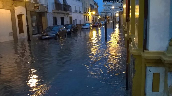 Las calles de Coria tras el temporal.