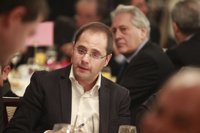 Luena: Que los imputados dejen el escaño "se enmarca" en el código de Ferraz