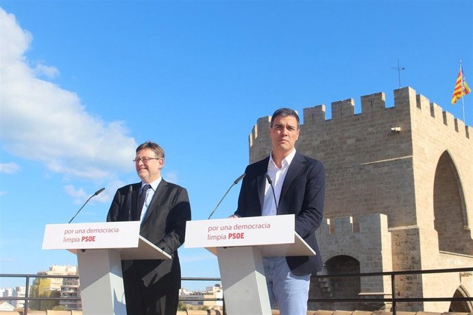 Pedro Sánchez comparece en rueda de prensa con Ximo Puig.