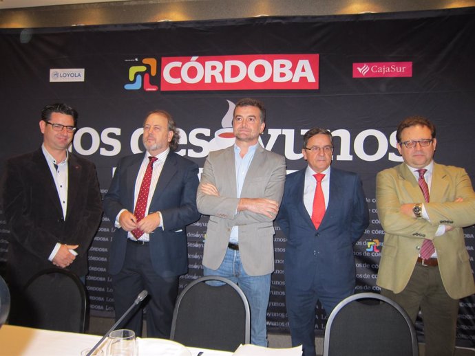 Maíllo (centro) en 'Los Desayunos de Diario Córdoba'