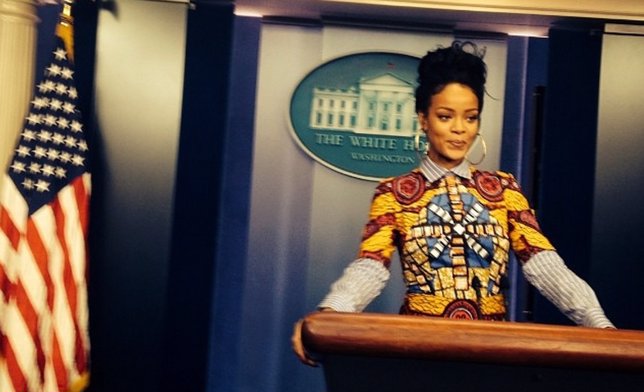 Rihanna emula a la protagonista de Scandal, en la Casa Blanca