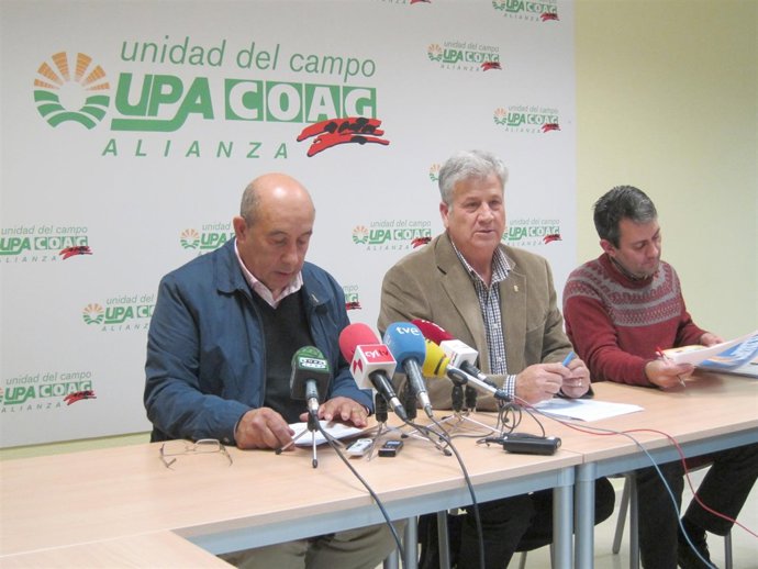 De izquierda a derecha: Aurelio Pérez, Julio López y Luis Antolín