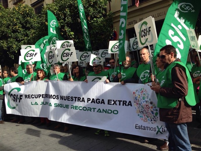 Manifestaciòn de delegados de CSIF-A contra los prespuestos de la Junta
